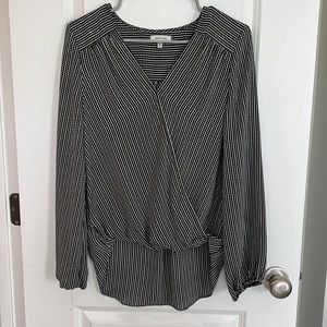Black and white pattern long sleeve blouse